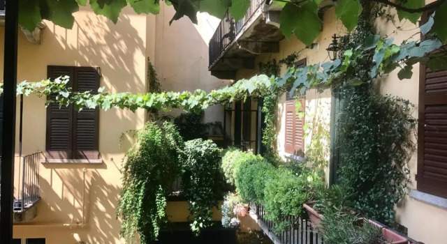Lovelyloft - Alzaia Naviglio, Забронировать Отель Навильи Милан, рядом с Colonne di San Lorenzo