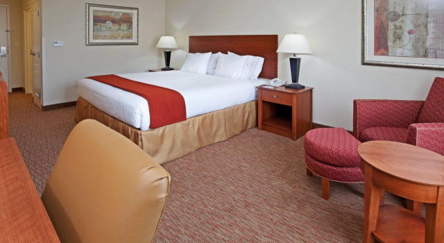 Номер Standard Holiday Inn Express Hotel & Suites Greensboro - Airport Area by IHG