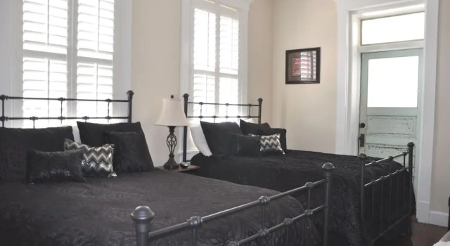 Standard Vierer Zimmer mit Flussblick Riverview Hotel