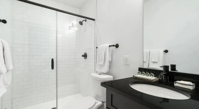 Lovely Montrose Suites by Sonder, Забронировать Отель Отели Хьюстона с парковкой, рядом с Театр Ensemble, Парковка