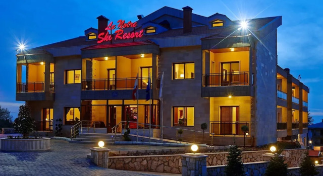 Le Notre Hotel & Ski Resort, Book Resort Al Arz 