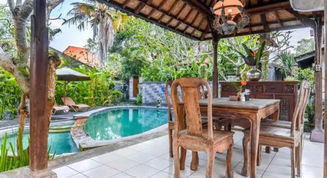Sari Bungalow, Забронировать Отель Отели провинции Бали с завтраком, Завтраки