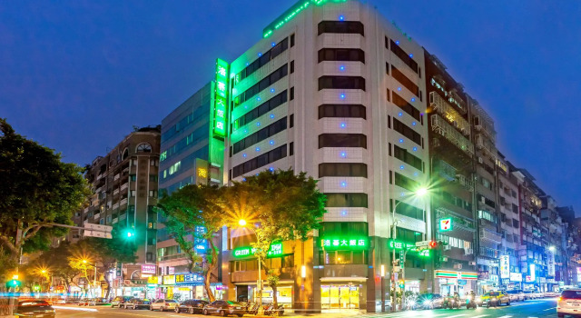 Кровать в общем номере Green World Linsen