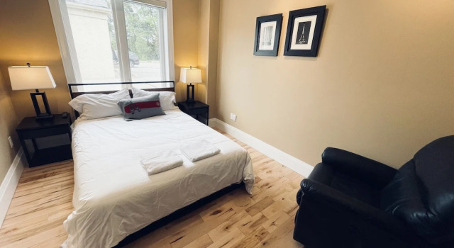 Chic Two Bedroom Downtown Condo, Varaa Hotelli Hamilton 