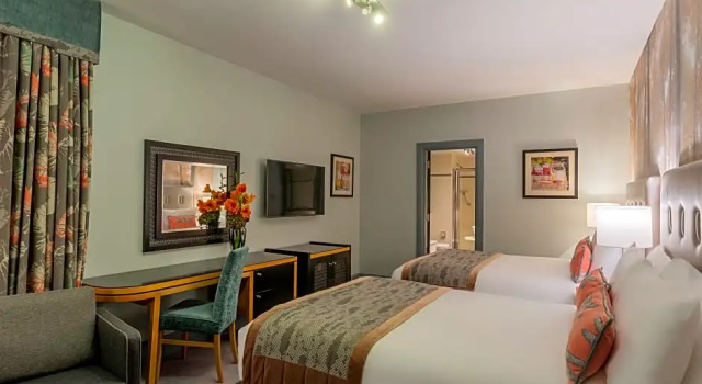 Четырёхместный номер Standard с видом на парк Crowne Plaza Dublin Airport by IHG
