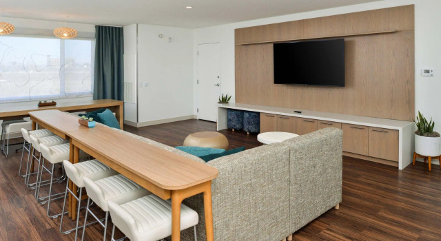Люкс с 4 комнатами с видом на город Element by Marriott North Kansas City