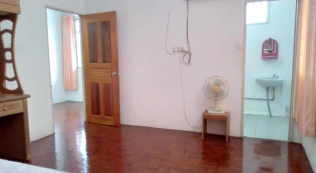 Номер Standard OYO 90310 E Homestay Permai Timur
