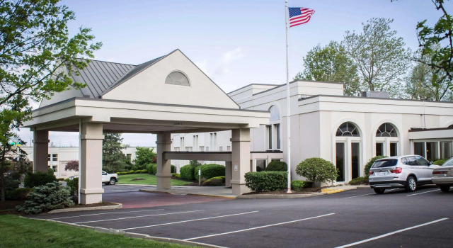 Econo Lodge Wickliffe - Cleveland East, Rezerwuj Hotel Hotele w Wickliffe z parkingiem, Parking