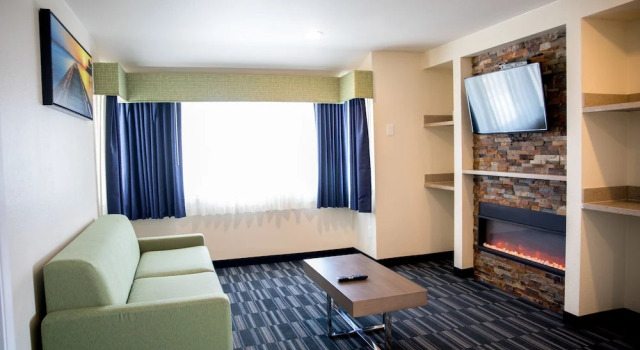 Двухместный Studio Suite Days Inn by Wyndham Monterey Downtown