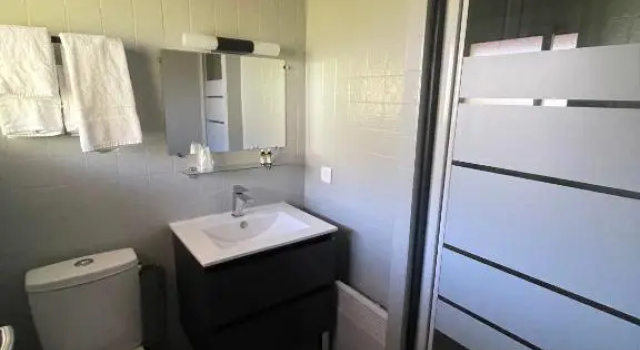 Трёхместный номер Standard Hôtel Paris Madrid avec Piscine et restauration