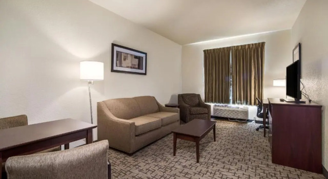 Семейный номер Standard Cobblestone Hotel & Suites - Victor