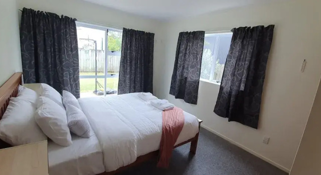 Cheerful 3BR Home - Free WiFi & Netflix