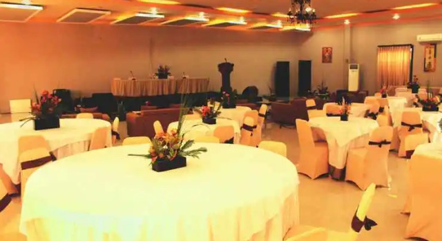 Grand Bougenville Hotel, Book Hotel Hotels in Sumatra with Breakfast, Breakfasts