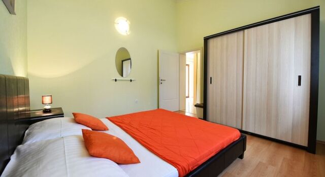 Villa 376, Varaa Villa Hotellit Kringa pysäköinnillä, Pysäköinti