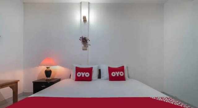 Номер Superior OYO 654 Samanmit Inn Hotel