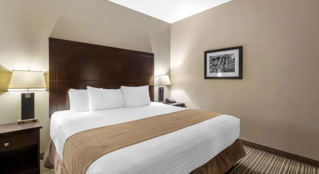 Люкс Best Western PLUS Fort Saskatchewan Inn & Suites
