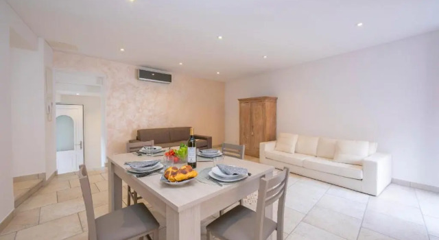 Апартаменты Borgo King Apartment