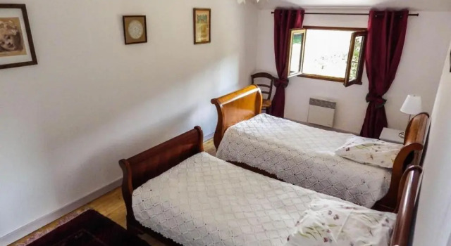 Gîte Le Mayet-de-Montagne, 4 pièces, 6 personnes - FR-1-489-317, Rezervasyon Otel  