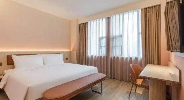 Люкс HanTing Hotel (Ezhou Huahu Hangyu Plaza)