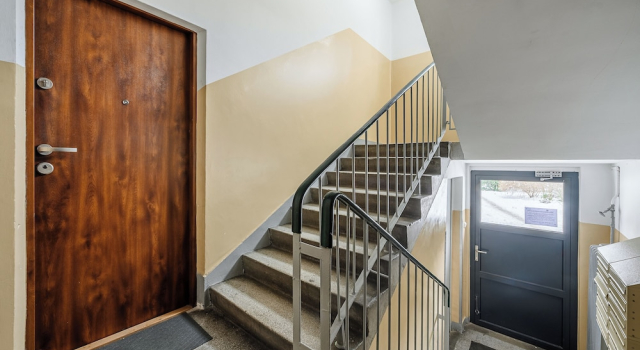 Lumina cozy 3-room apart near the metro