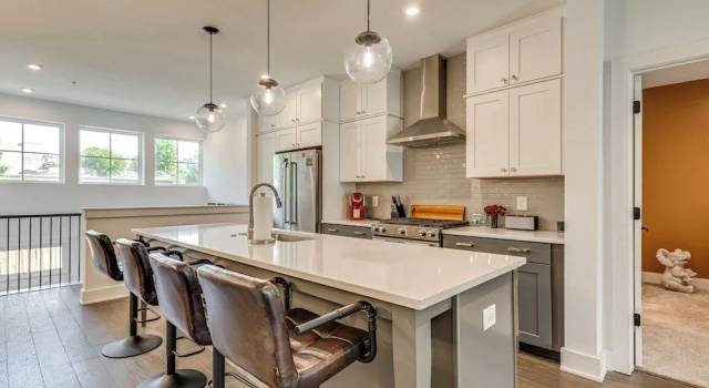 Apartment 1 Mi Decatur Square New Condo Walkable to Marta