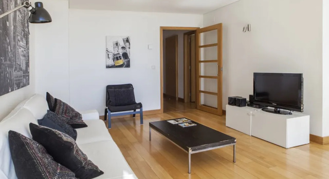 RENT4REST LISBON PARQUE DAS NAÇÕES 17Th FLOOR RIVER VIEW, Забронировать Апартаменты/квартира Отели Парка Наций с парковкой, Парковка