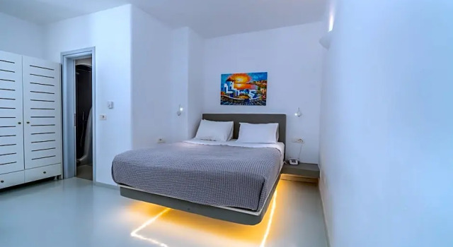 Номер Deluxe Central Fira Suites