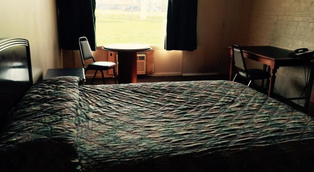 Lewis & Clark Motor Lodge, Book Hotel East Alton Illinois