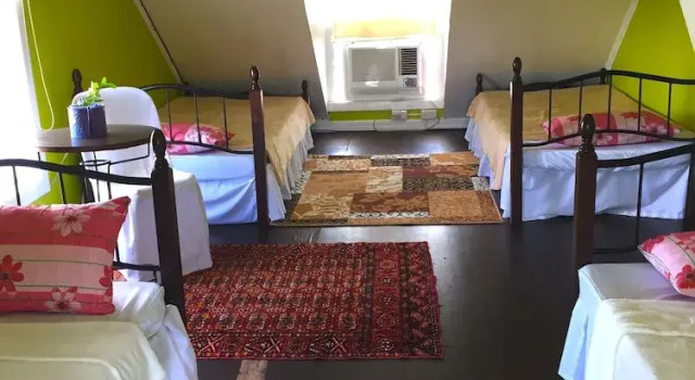 Коттедж с 5 комнатами Madies Place Guest House