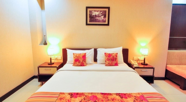 Camera Deluxe Daima Hotel Padang