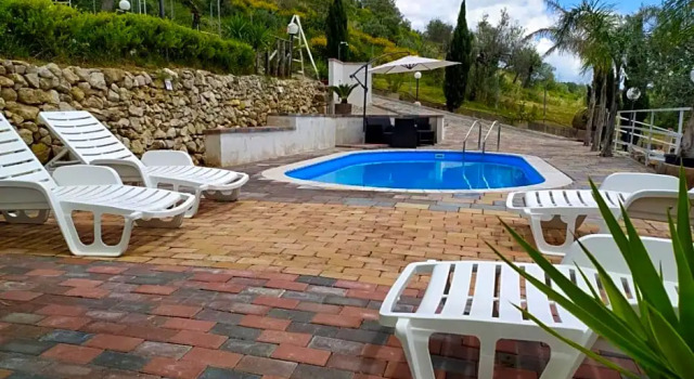 B&B Tenuta San Felice, Boek Bed and Breakfast Hotels in Campagna met zwembad, Zwembad