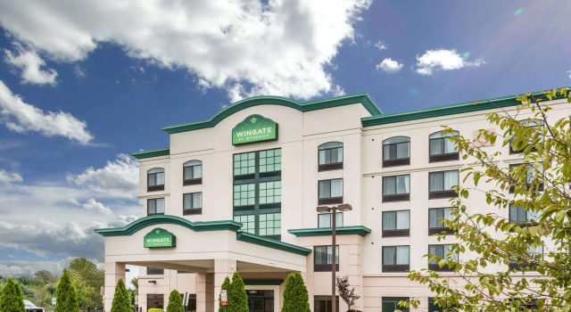 Wingate by Wyndham, Book Hotel Hoteller i Short Pump med pool, Swimmingpool