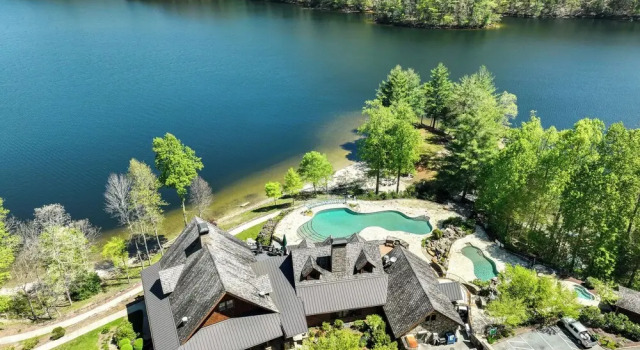 Коттедж 4 Mi to Bear Creek Lake! Serene Escape w/ Deck