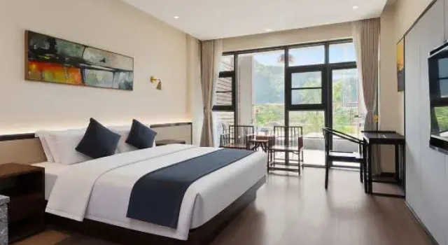 Двухместный люкс с видом на реку Yunlu garden hotel（Duyun sanxian museum branch）