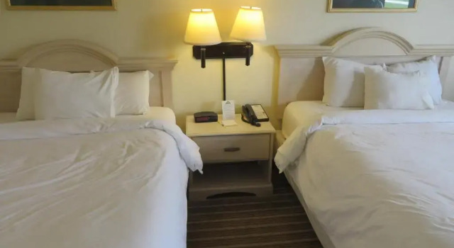 Четырёхместный номер Standard Days Inn by Wyndham Plainfield