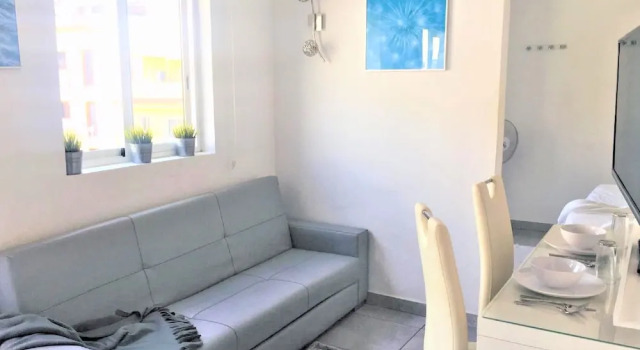 Modern Apt wifi & sat tv, close to las Vistas, Prenota Hotel Los Cristianos 