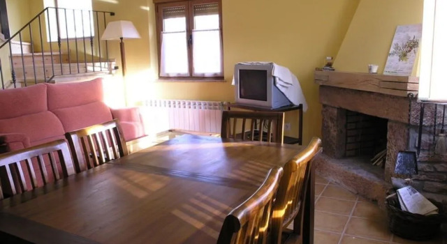 Casa Rural Las Verdes II, Book Hotel Cabrillanes Castile and Leon
