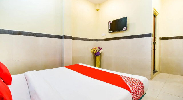 Hotel Karemore Celebration by OYO Rooms, Забронировать Отель Отели штата Махараштры 3 звезды, 3*