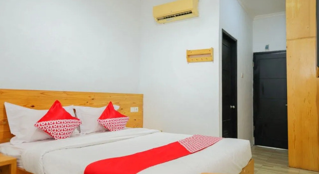 OYO 1317 Pinnus Residence Syariah, Забронировать Отель Отели Джакарты с парковкой, рядом с Хаджи Нави, Парковка