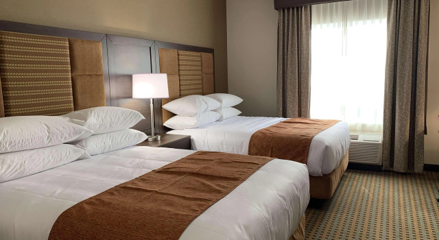 Best Western Plus Hinton Inn & Suites, Book Hotel Hoteller i Hinton med parkering, Parkering