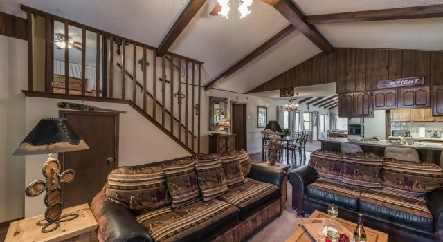 Cowboys, Indians and Outlaws, 3 Bedrooms, Game Room, Sleeps 8