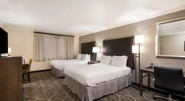 Семейный люкс Best Western Danville Sycamore Inn