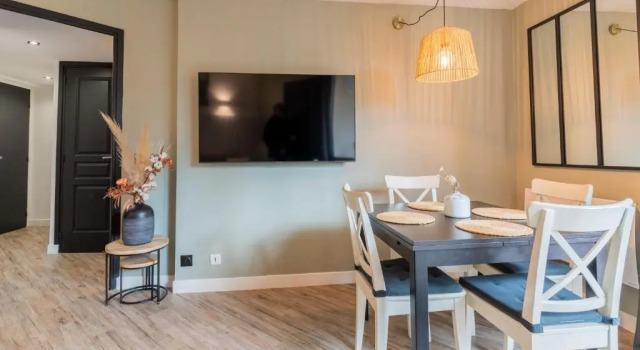 MC Tourisme - Splendide & cosy appartement avec piscine, tennis & parking
