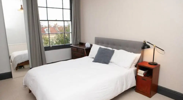 Spacious Victorian Flat in the Heart of Bristol, Забронировать Отель Отели Англии 3 звезды, 3*