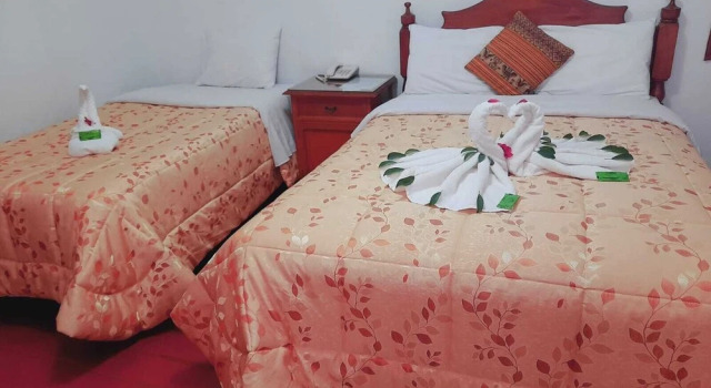Standardowy trzyosobowy pokój z widokiem na dziedziniec Hostal Monarca