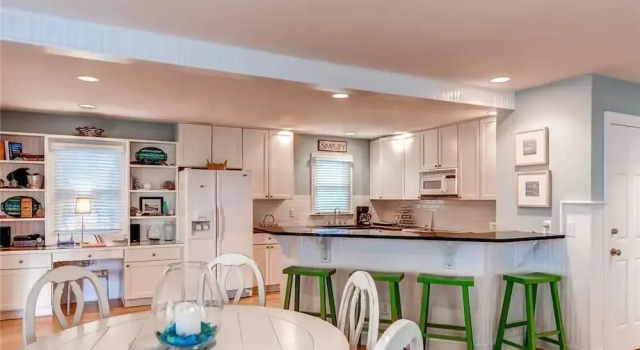 Коттедж Island Retreat 4 Bedroom Holiday Home By Bald Head Island