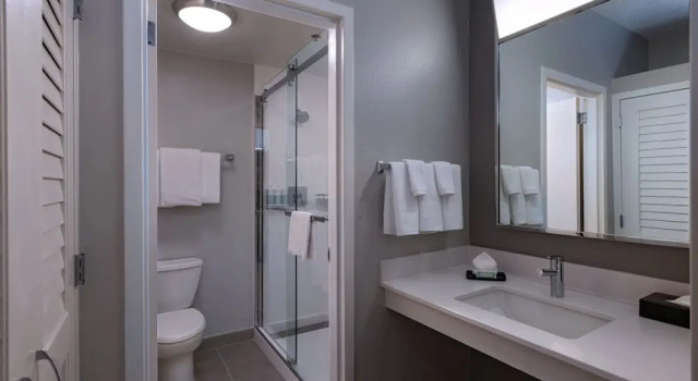 Двухместный номер Standard c 1 комнатой Courtyard by Marriott Dallas Plano Parkway at Preston Road
