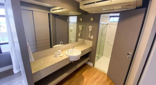 Люкс с балконом Magna Praia Hotel