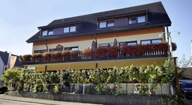 Landgasthof zum Lamm, Book Pension Bahlingen am Kaiserstuhl Breisgau