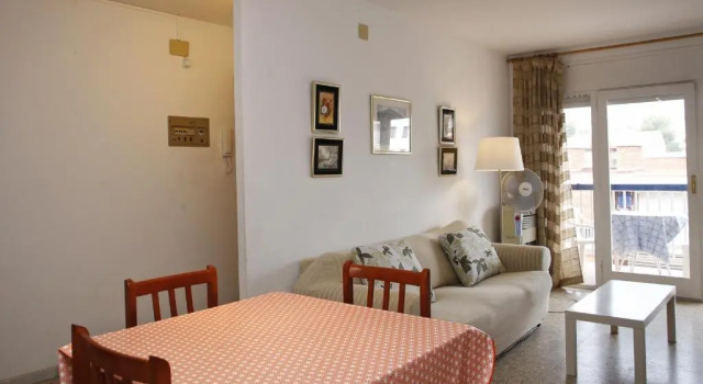 At087 clos, Varaa Hotelli Hotellit Tarragonès uima-altaalla, Uima-allas